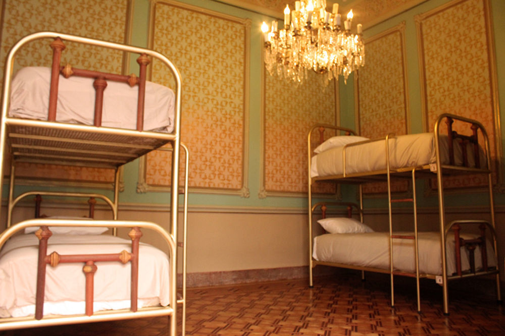 Leonora Hostal ปวยบลา ภายนอก รูปภาพ