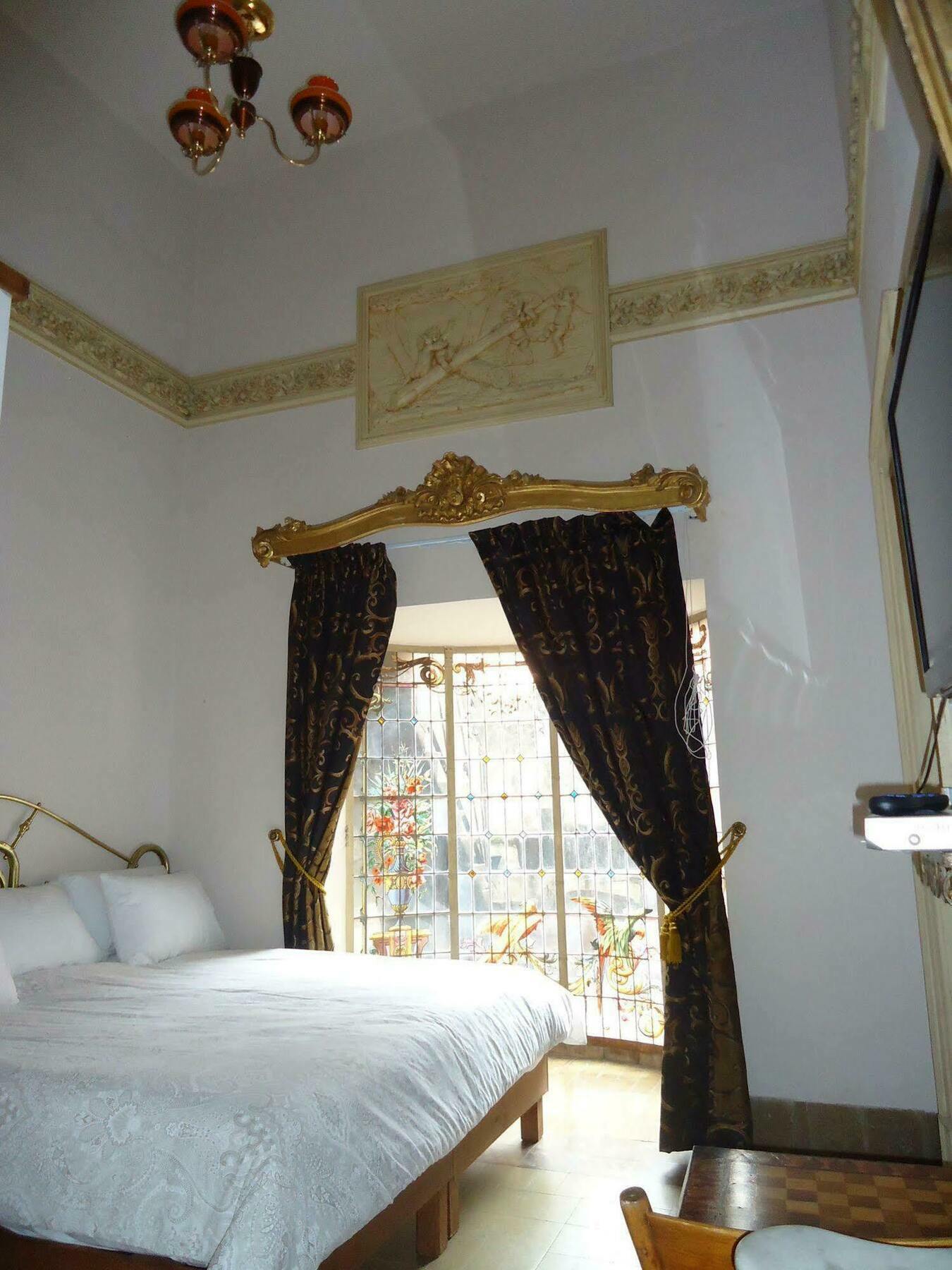 Leonora Hostal ปวยบลา ภายนอก รูปภาพ