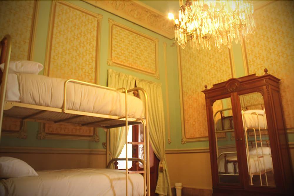 Leonora Hostal ปวยบลา ภายนอก รูปภาพ